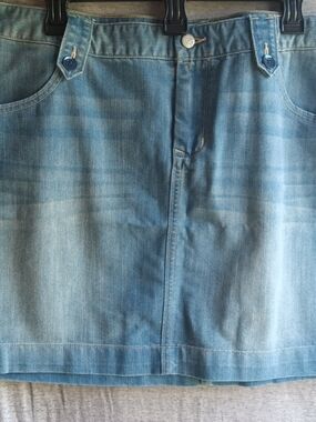 Old Navy Women’s Blue Solid Denim Mini Skirt Zip Closure Pockets Size 16